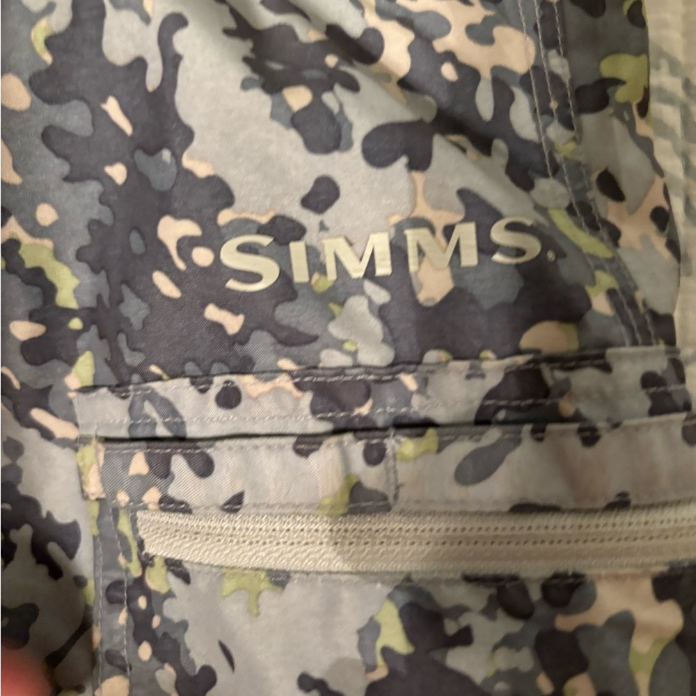 Simms Solarflex Shorts Size Medium - image 3